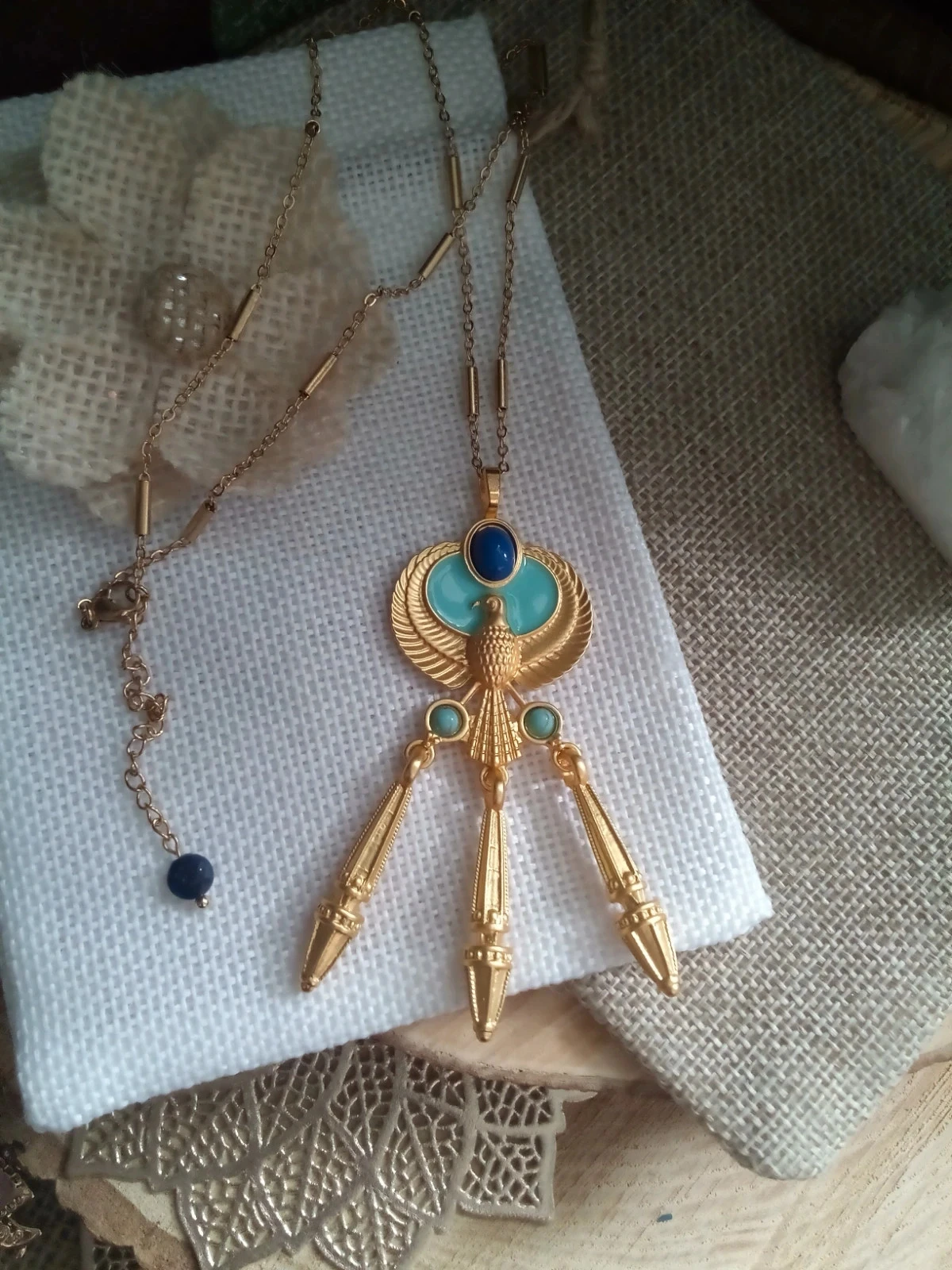 Collier Scarabée égyptien doré et pierre lapis lazuli